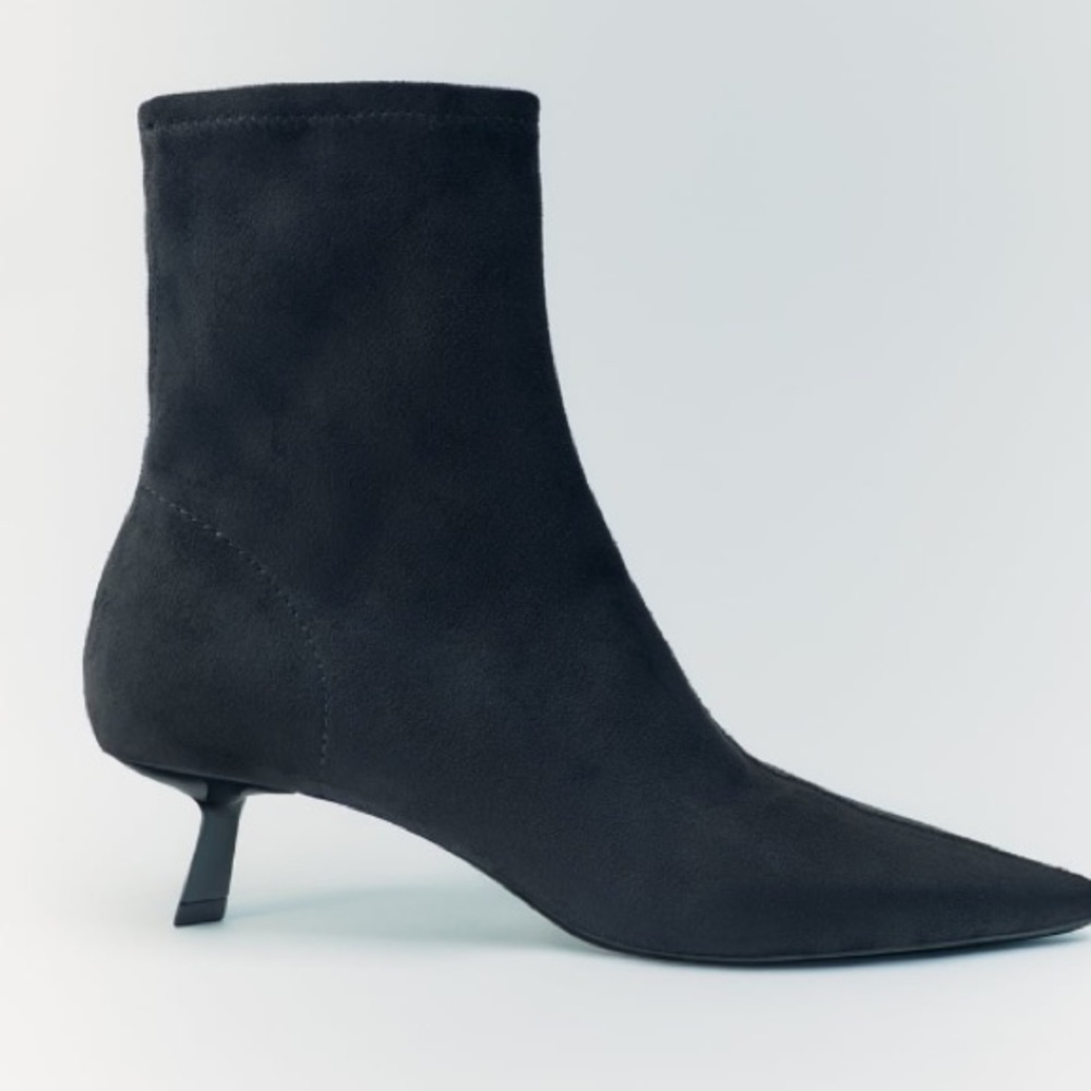 Zara mid-heeled stretch ankle bootie black size 6.5 new job women’s boots